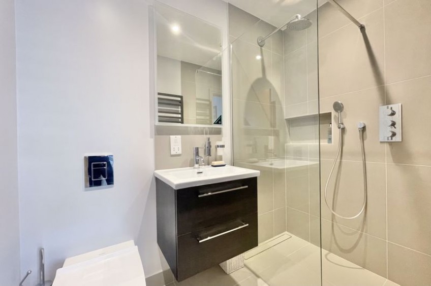 Images for Rosehill, Claygate